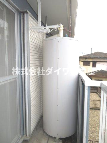 パークハウス竜美の設備|電気温水器（2023年撮影）