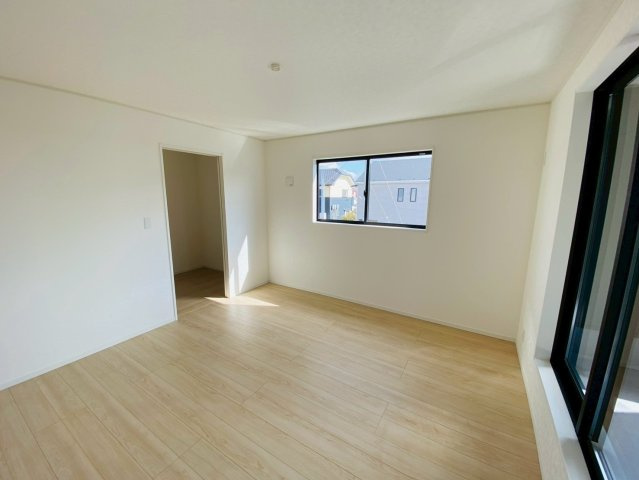 【4号棟】富里市七栄　第34　全７棟の洋室