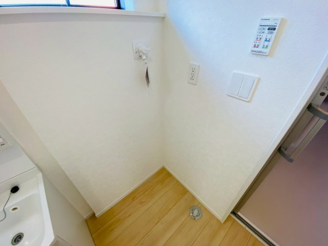 【4号棟】富里市七栄　第34　全７棟のランドリースペース