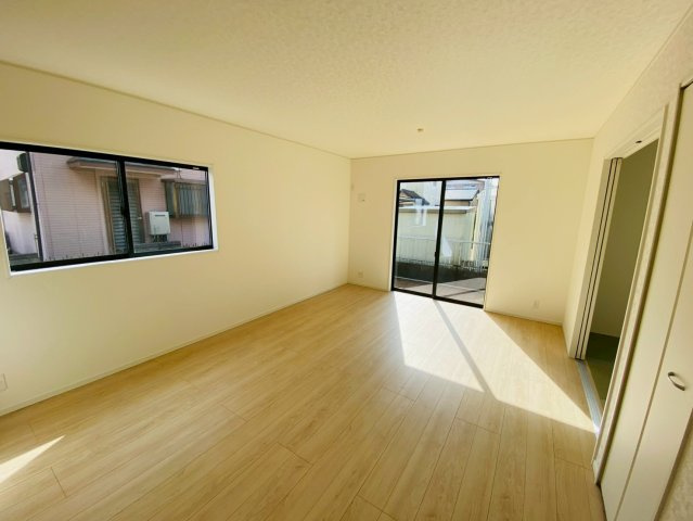 【4号棟】富里市七栄　第34　全７棟の洋室