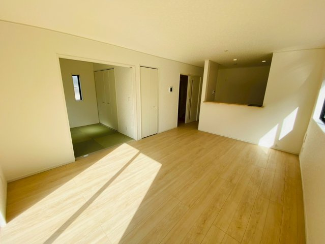 【4号棟】富里市七栄　第34　全７棟の居間・リビング