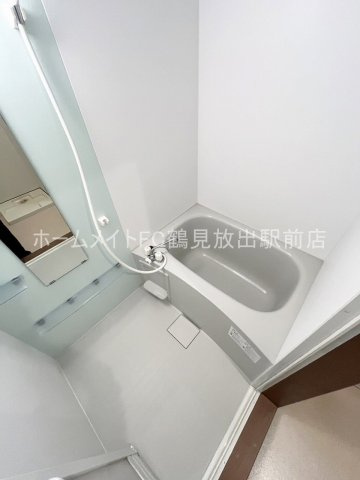 大阪市城東区永田２丁目のアパートの浴室