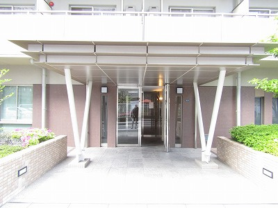 シャンピアコート茨木のエントランス