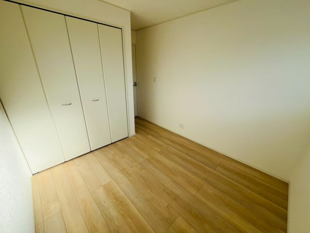 Ⅱ期の洋室|〇１号棟　洋室　5帖〇
各居室に収納付きで住みやすさにこだわっています（＾＾）
2026年2月撮影