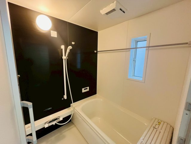 Ⅱ期の浴室|〇１号棟　浴室〇
寒い日のお風呂や雨の日のお洗濯に便利な換気暖房乾燥機付き♪
2026年2月撮影