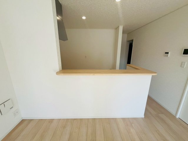 Ⅱ期のキッチン|〇２号棟　キッチン〇
お料理をしながら、後片付けをしながら会話がはずむ対面キッチン♪リビングが見渡せるので小さいお子様がいても安心です（＾＾）
2026年2月撮影
