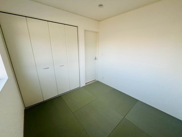 Ⅱ期の和室|〇２号棟　和室　4.5帖〇
急な来客やお泊りに来られた方へのお部屋としてもご使用いただけます。
2026年2月撮影