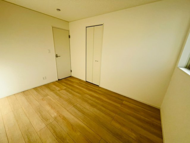 Ⅱ期の洋室|〇４号棟　洋室　6帖〇
各居室に収納付きで住みやすさにこだわっています（＾＾）
2026年2月撮影