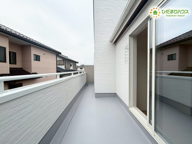 深谷市上柴町東　第3　新築一戸建て　リーブルガーデン　01のバルコニー
