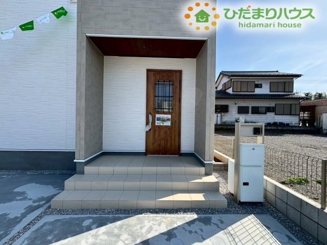 深谷市上柴町東　第3　新築一戸建て　リーブルガーデン　01の玄関