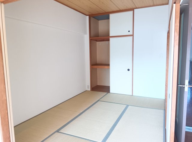 メゾンドール堺の和室