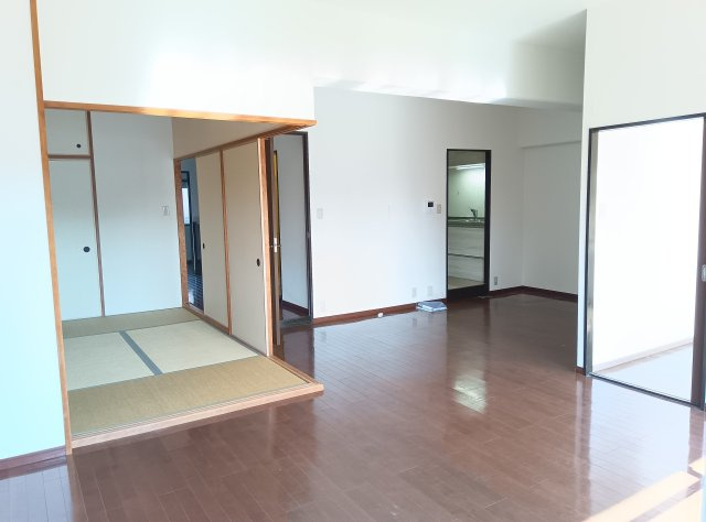 メゾンドール堺の居間・リビング