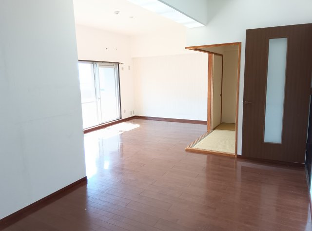 メゾンドール堺の居間・リビング