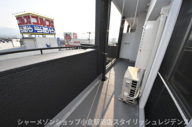霧ヶ丘コーポラスのバルコニー