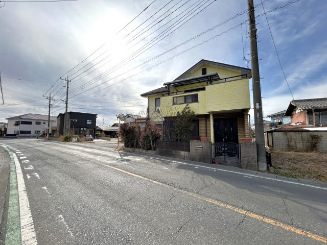 深谷市東大沼戸建の前面道路含む現地写真|住居玄関のある東側前面道路より撮影しております。