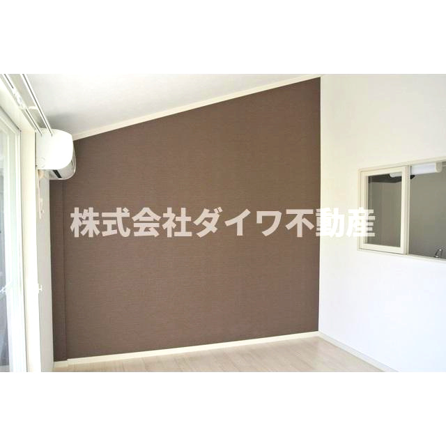 グランデュール柱の居間・リビング|LDK2