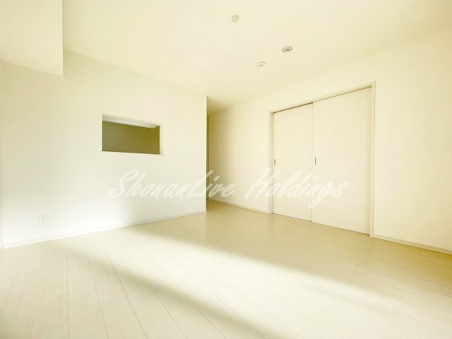 大和市上草柳のアパートの居間・リビング