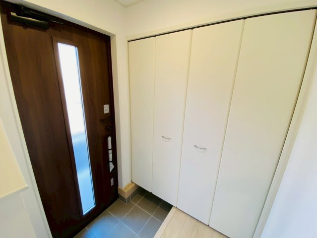 【3号棟】富里市七栄　第34　全７棟の玄関