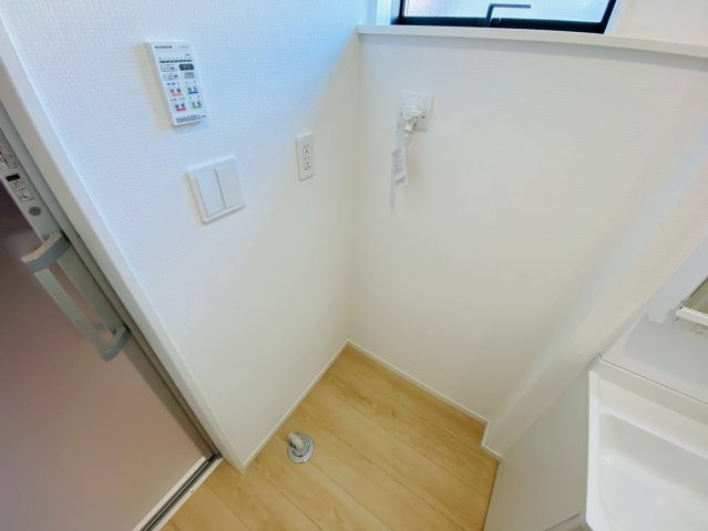 【3号棟】富里市七栄　第34　全７棟のランドリースペース