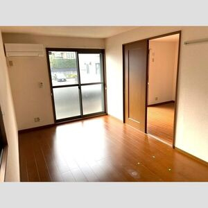 サン　フローラ　B棟の居間・リビング