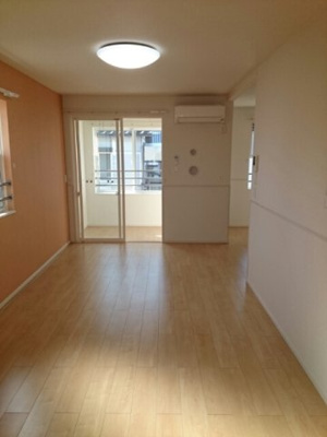 【居間・リビング】 | シャラ | 【シャラ】ゆったりとした居間です