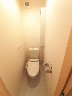 【トイレ】 | エレガンス・イリーデⅡ | コンパクトで使いやすいトイレです