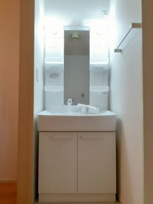 【洗面所】 | エレガンス・イリーデⅡ | 脱衣スペースもあります