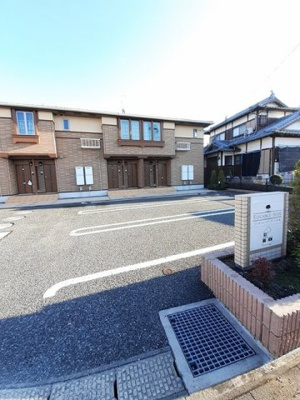 【駐車場】 | エレガンス・イリーデⅡ | 駐車場完備です