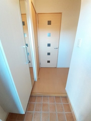 【玄関】 | エレガンス・イリーデⅡ | ゆったりとした玄関です