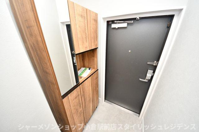 霧ヶ丘コーポラスの玄関