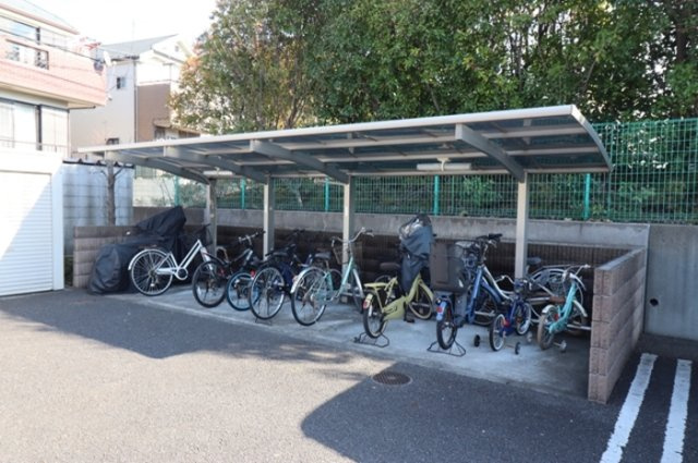 リビングタウン南花島 Ｂの駐車場|駐車場