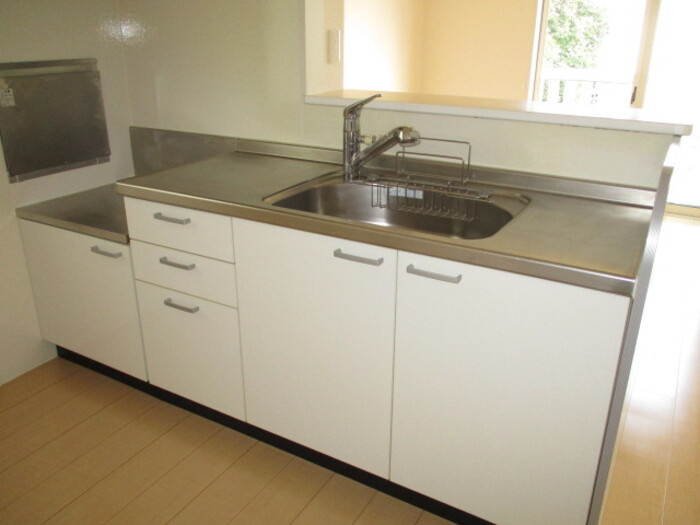 リビングタウン南花島 Ｂの収納|リビングルーム