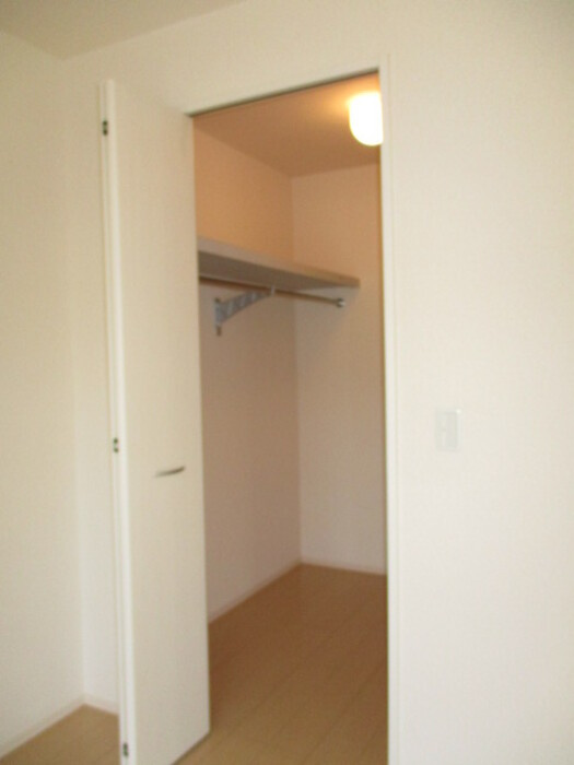 リビングタウン南花島 Ｂのトイレ|トイレ 温水洗浄暖房便座