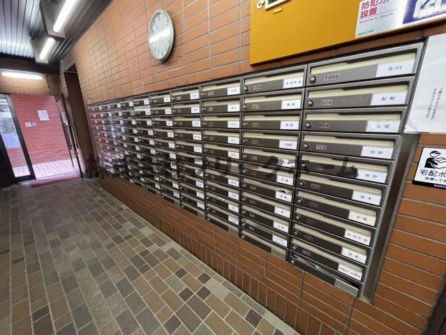 三鷹市上連雀１丁目の賃貸マンションのロビー