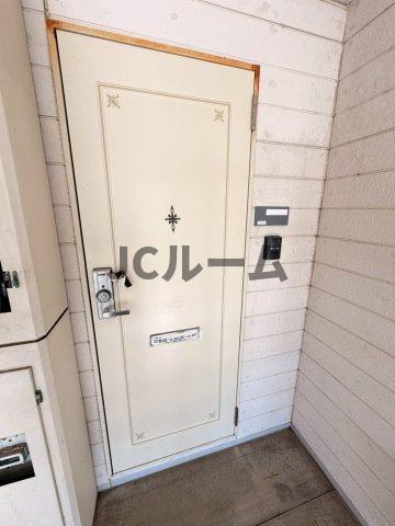 ハイツヴィレッジの玄関