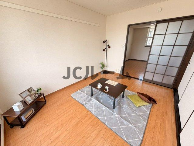 ハイツヴィレッジの居間・リビング|同間取り、別の居室の写真です
