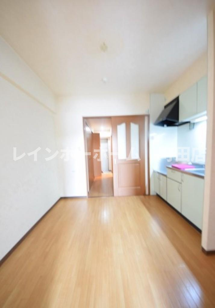 シャンゼリゼ高根※初期費用分割後払いサービス利用可能物件の居間・リビング