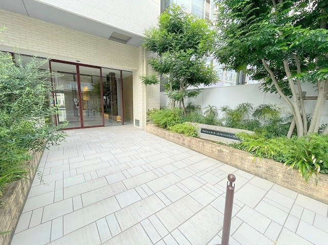 スプランディッド新大阪DUEのエントランス