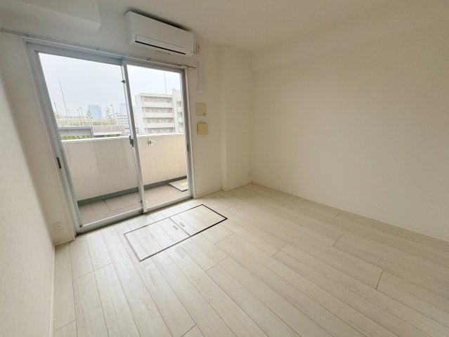 スプランディッド新大阪DUEの寝室