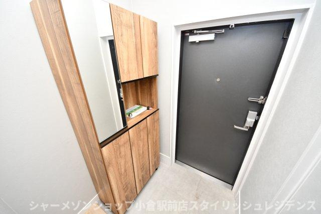 霧ヶ丘コーポラスの玄関