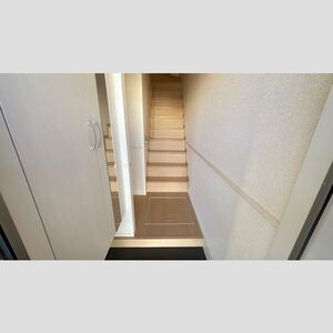 シャンベルタンの玄関