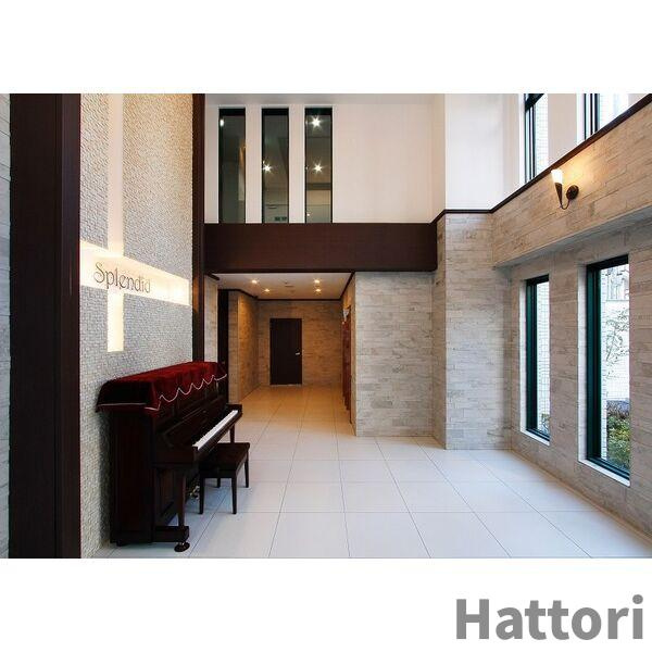 スプランディッド難波のロビー