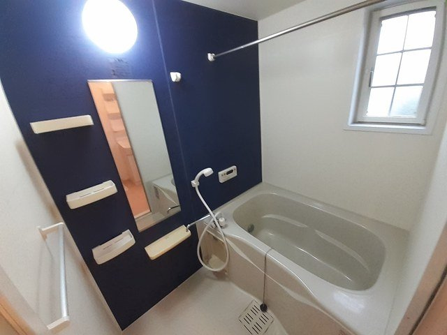 ゼフィール　Ｂの浴室|きれいなお風呂です