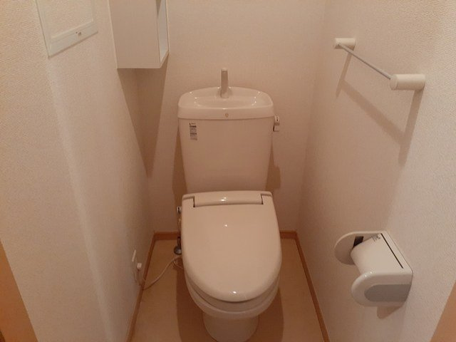 ゼフィール　Ｂのトイレ|落ち着いたトイレです