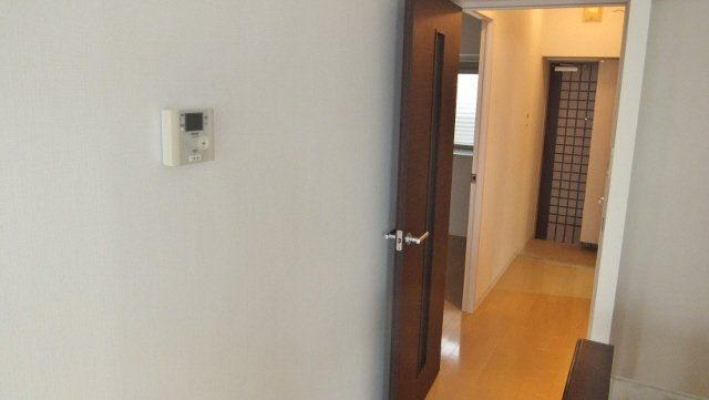 ヴァレンティアの玄関|室内から玄関