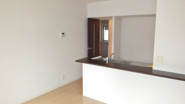 ヴァレンティア|広くて使いやすいカウンター