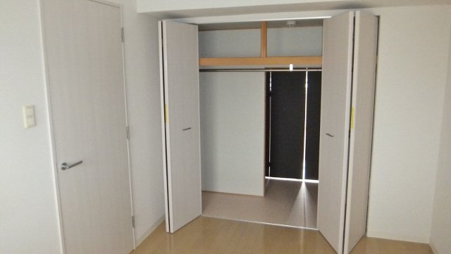 ヴァレンティアの収納|筒抜けのクローゼット