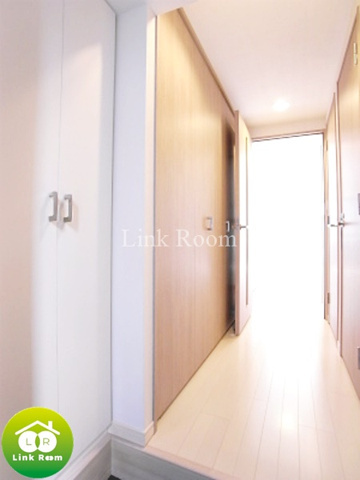 リブリ・Fionaの玄関