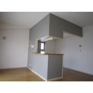 ロックガーデン南棟の居間・リビング