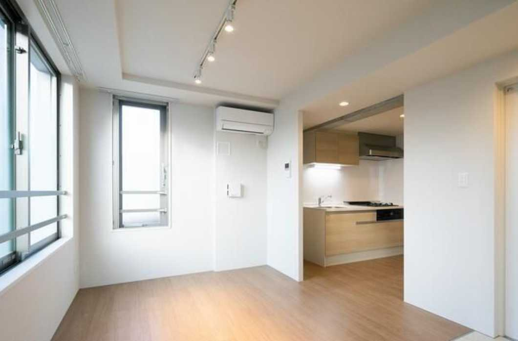 エクサム三軒茶屋Ⅱ　最上階　デザイナーズ　築浅の居間・リビング